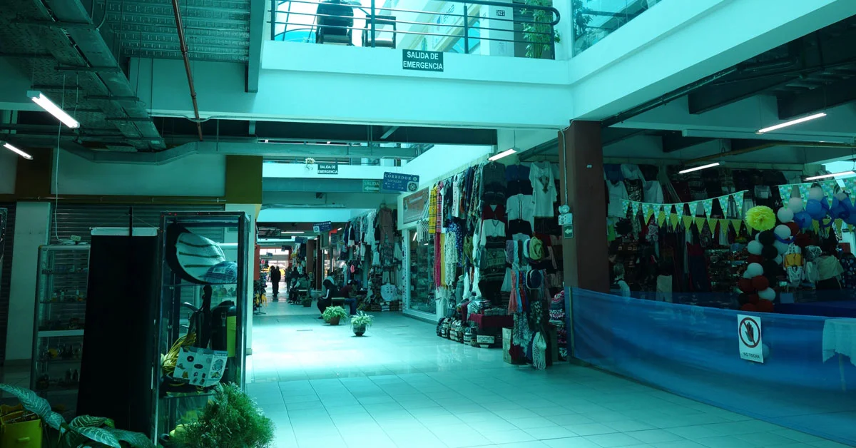 locales de venta en el centro comercial quitus